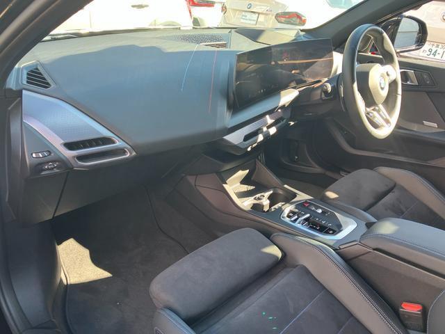１シリーズ １２０ｄ　Ｍスポーツ　ハイラインパッケージ　認定中古車　元試乗車　ハイラインＰＫＧ　サンプロテクション・ガラス　ｈａｒｍａｎ／ｋａｒｄｏｎスピーカー　ドライビングアシストプラス　ヘッドアップＤ　ハーフレザー　シートヒーター　純正ナビ　電動Ｒ（35枚目）