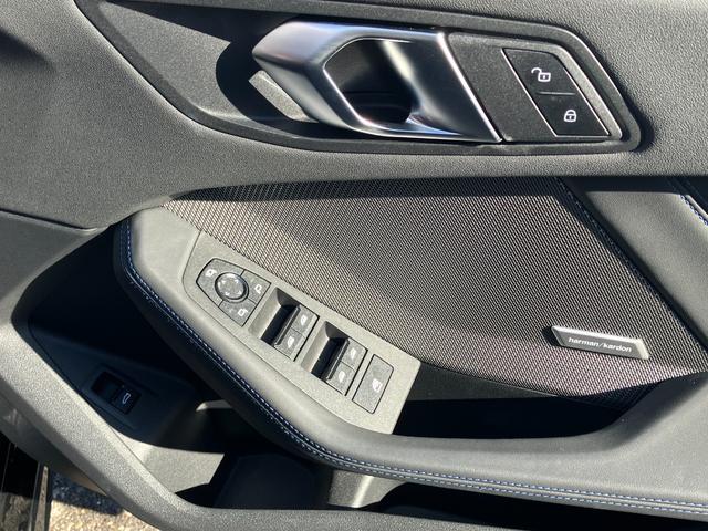 １シリーズ １２０ｄ　Ｍスポーツ　ハイラインパッケージ　認定中古車　元試乗車　ハイラインＰＫＧ　サンプロテクション・ガラス　ｈａｒｍａｎ／ｋａｒｄｏｎスピーカー　ドライビングアシストプラス　ヘッドアップＤ　ハーフレザー　シートヒーター　純正ナビ　電動Ｒ（45枚目）