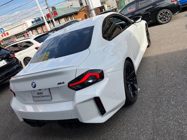 M2 ベースグレード 認定中古車 ワンオーナー MコンフォートPKG harman/kardonスピーカー ヘッドアップD 革シート 純正ナビ シートヒーター ACC ETC サンプロテクションガラス(11枚目)