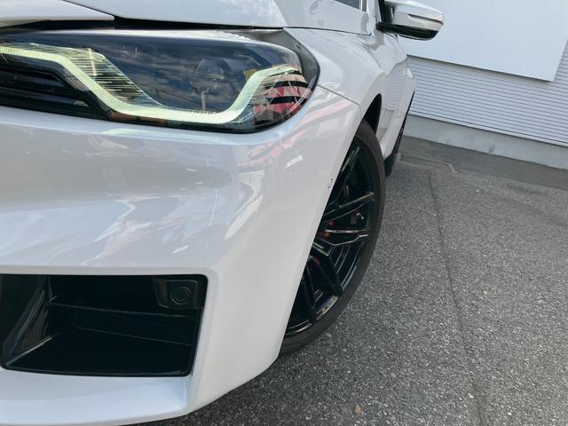 M2 ベースグレード 認定中古車 ワンオーナー MコンフォートPKG harman/kardonスピーカー ヘッドアップD 革シート 純正ナビ シートヒーター ACC ETC サンプロテクションガラス(25枚目)