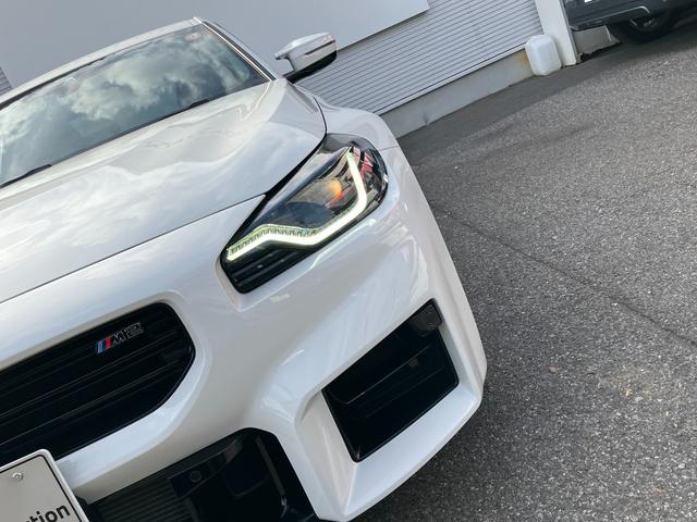 M2 ベースグレード 認定中古車 ワンオーナー MコンフォートPKG harman/kardonスピーカー ヘッドアップD 革シート 純正ナビ シートヒーター ACC ETC サンプロテクションガラス(75枚目)