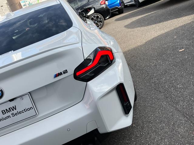 M2 ベースグレード 認定中古車 ワンオーナー MコンフォートPKG harman/kardonスピーカー ヘッドアップD 革シート 純正ナビ シートヒーター ACC ETC サンプロテクションガラス(76枚目)