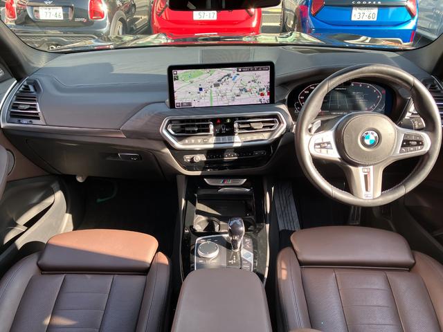 Ｘ３ Ｍ４０ｄ　認定中古車　ワンオーナー　パノラマサンルーフ　ハーマンカードンスピーカー　アクティブベンチレーションシート　純２１ＡＷ　レーザーライト　純茶革シート　純正ナビ　前後ドラレコ（4枚目）