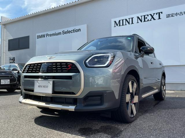 ＭＩＮＩ カントリーマンＳオール４　フェイバリット・トリム　元試乗車　Ｍパッケージ　フェイバードトリム　プライバシーガラス　電動シート　インテリアカメラ　ｈａｒｍａｎｋａｒｄｏｎ　ハンズオフアシスト　アクティブクルーズコントロール　車線逸脱警告（12枚目）
