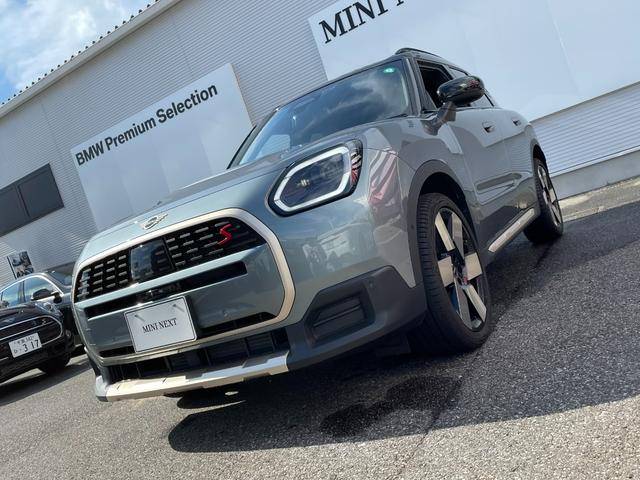 ＭＩＮＩ カントリーマンＳオール４　フェイバリット・トリム　元試乗車　Ｍパッケージ　フェイバードトリム　プライバシーガラス　電動シート　インテリアカメラ　ｈａｒｍａｎｋａｒｄｏｎ　ハンズオフアシスト　アクティブクルーズコントロール　車線逸脱警告（14枚目）