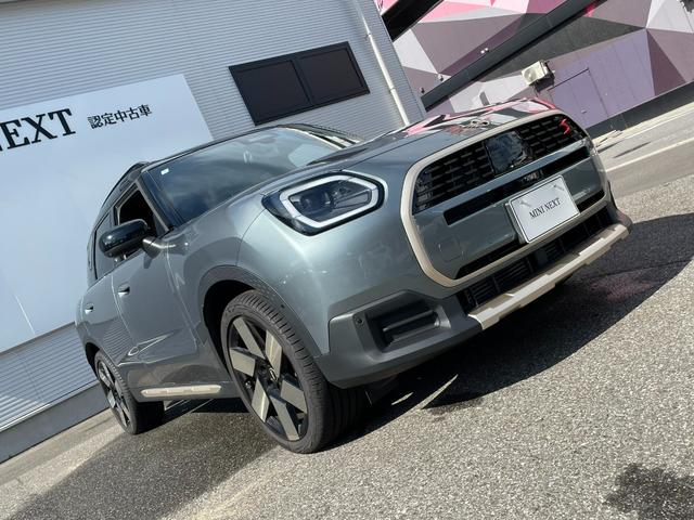 ＭＩＮＩ カントリーマンＳオール４　フェイバリット・トリム　元試乗車　Ｍパッケージ　フェイバードトリム　プライバシーガラス　電動シート　インテリアカメラ　ｈａｒｍａｎｋａｒｄｏｎ　ハンズオフアシスト　アクティブクルーズコントロール　車線逸脱警告（15枚目）