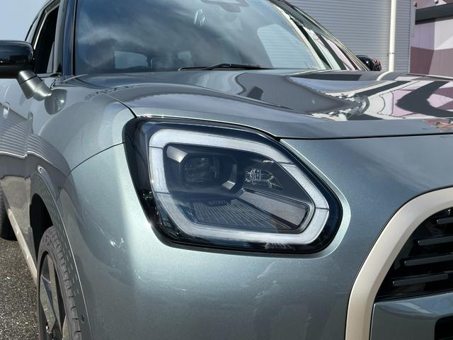 ＭＩＮＩ カントリーマンＳオール４　フェイバリット・トリム　元試乗車　Ｍパッケージ　フェイバードトリム　プライバシーガラス　電動シート　インテリアカメラ　ｈａｒｍａｎｋａｒｄｏｎ　ハンズオフアシスト　アクティブクルーズコントロール　車線逸脱警告（19枚目）