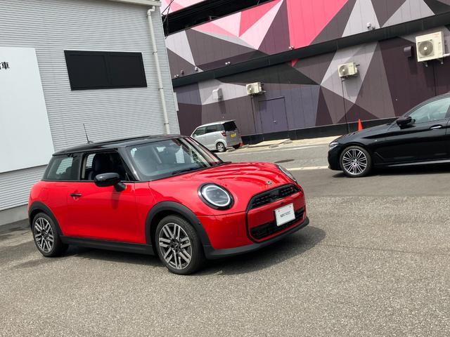 ＭＩＮＩ クーパーＳ　クラシック・トリム　正規認定中古車　元デモ　クラシックトリム　純正ナビ　アクティブクルコン　衝突軽減Ｂ　レーンアシスト　ＰＫＧアシストプラス　ヘッドアップディスプレイ　スマホ接続・ワイヤレス充電　１７ＡＷ　ＳＯＳ　ＥＴＣ（35枚目）