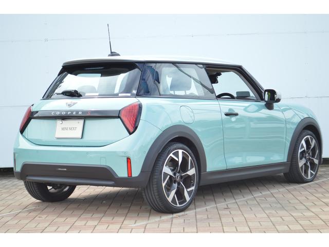 ＭＩＮＩ クーパーＳ　クラシック・トリム　正規認定中古車　元試乗車　純正ナビ　アクティブクルコン　衝突軽減Ｂ　レーンアシスト　ＰＫＧアシストプラス　ヘッドアップディスプレイ　スマホ接続・ワイヤレス充電　１８ＡＷ　ＳＯＳコール　ＥＴＣ（12枚目）