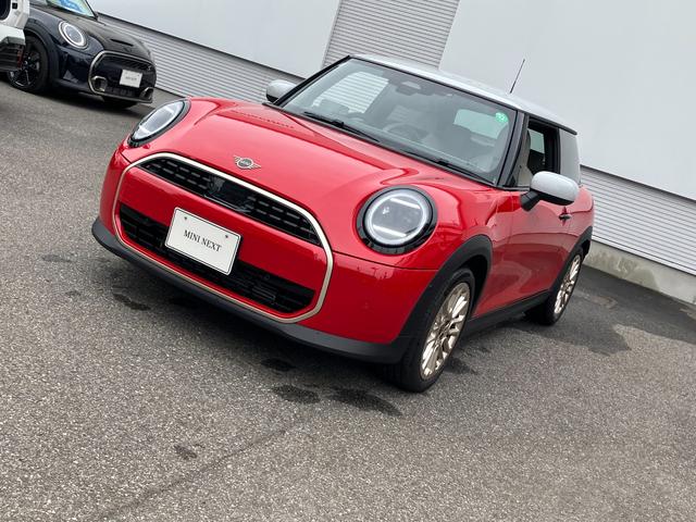 ＭＩＮＩ クーパーＣ　フェイバリット・トリム　正規認定中古車　元デモカー　フェイバリットトリム　Ｍパッケージ　電動フロントシート　ハーマンカードンスピーカー　ナビ　アクティブクルコン　ドライブアシスト　パーキングアシスト　ヘッドアップディスプレイ（2枚目）