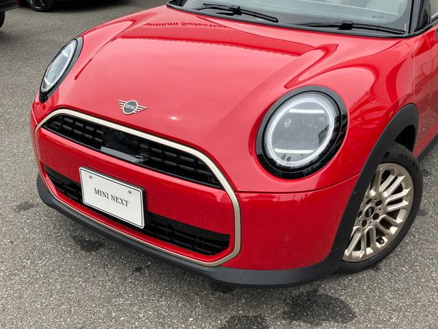 ＭＩＮＩ クーパーＣ　フェイバリット・トリム　正規認定中古車　元デモカー　フェイバリットトリム　Ｍパッケージ　電動フロントシート　ハーマンカードンスピーカー　ナビ　アクティブクルコン　ドライブアシスト　パーキングアシスト　ヘッドアップディスプレイ（3枚目）