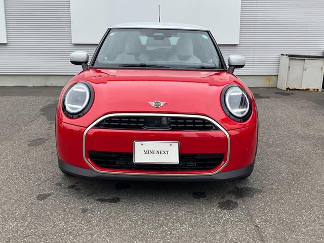 ＭＩＮＩ クーパーＣ　フェイバリット・トリム　正規認定中古車　元デモカー　フェイバリットトリム　Ｍパッケージ　電動フロントシート　ハーマンカードンスピーカー　ナビ　アクティブクルコン　ドライブアシスト　パーキングアシスト　ヘッドアップディスプレイ（5枚目）
