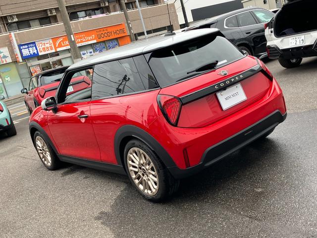 ＭＩＮＩ クーパーＣ　フェイバリット・トリム　正規認定中古車　元デモカー　フェイバリットトリム　Ｍパッケージ　電動フロントシート　ハーマンカードンスピーカー　ナビ　アクティブクルコン　ドライブアシスト　パーキングアシスト　ヘッドアップディスプレイ（27枚目）
