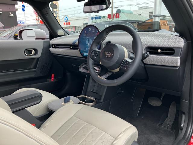 ＭＩＮＩ クーパーＣ　フェイバリット・トリム　正規認定中古車　元デモカー　フェイバリットトリム　Ｍパッケージ　電動フロントシート　ハーマンカードンスピーカー　ナビ　アクティブクルコン　ドライブアシスト　パーキングアシスト　ヘッドアップディスプレイ（47枚目）