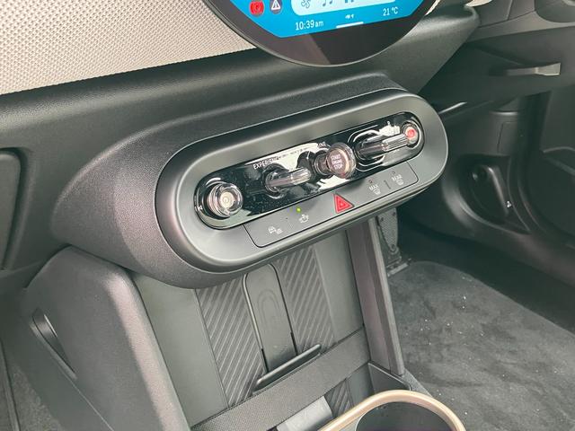 ＭＩＮＩ クーパーＣ　フェイバリット・トリム　正規認定中古車　元デモカー　フェイバリットトリム　Ｍパッケージ　電動フロントシート　ハーマンカードンスピーカー　ナビ　アクティブクルコン　ドライブアシスト　パーキングアシスト　ヘッドアップディスプレイ（50枚目）