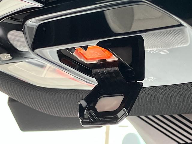 ＭＩＮＩ クーパーＣ　フェイバリット・トリム　正規認定中古車　元デモカー　フェイバリットトリム　Ｍパッケージ　電動フロントシート　ハーマンカードンスピーカー　ナビ　アクティブクルコン　ドライブアシスト　パーキングアシスト　ヘッドアップディスプレイ（52枚目）