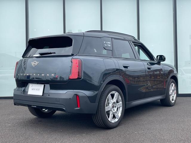 ＭＩＮＩ カントリーマンＳオール４　クラシック・トリム　正規認定中古車　元デモカー　クラシックトリム　プライバシーガラス　アクティブシート　電動フロントシート　ハーマンカードンスピーカー　ドライビングアシスタントプロ　パーキングアシスタントプラス　ＥＴＣ（9枚目）