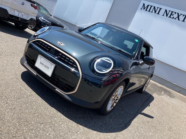 ＭＩＮＩ クーパーＣ　フェイバリット・トリム　正規認定中古車　元デモカー　フェイバリットトリム　Ｍパッケージ　電動フロントシート　ハーマンカードンスピーカー　ナビ　アクティブクルコン　ドライブアシスト　パーキングアシスト　ヘッドアップディスプレイ（2枚目）