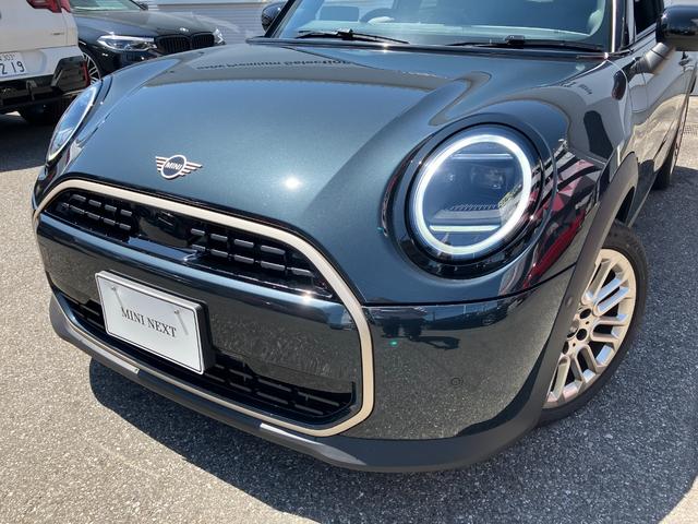 ＭＩＮＩ クーパーＣ　フェイバリット・トリム　正規認定中古車　元デモカー　フェイバリットトリム　Ｍパッケージ　電動フロントシート　ハーマンカードンスピーカー　ナビ　アクティブクルコン　ドライブアシスト　パーキングアシスト　ヘッドアップディスプレイ（3枚目）