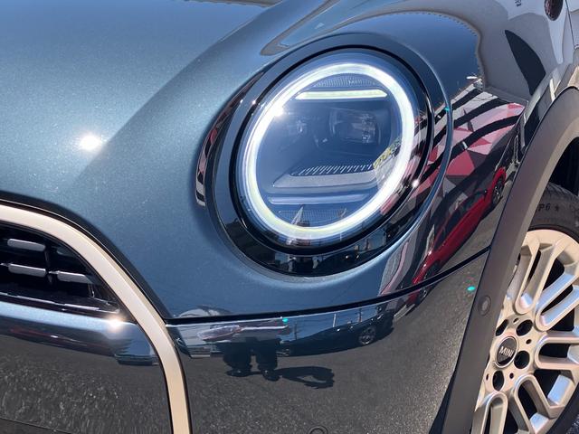 ＭＩＮＩ クーパーＣ　フェイバリット・トリム　正規認定中古車　元デモカー　フェイバリットトリム　Ｍパッケージ　電動フロントシート　ハーマンカードンスピーカー　ナビ　アクティブクルコン　ドライブアシスト　パーキングアシスト　ヘッドアップディスプレイ（23枚目）