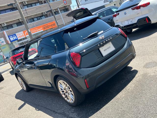 ＭＩＮＩ クーパーＣ　フェイバリット・トリム　正規認定中古車　元デモカー　フェイバリットトリム　Ｍパッケージ　電動フロントシート　ハーマンカードンスピーカー　ナビ　アクティブクルコン　ドライブアシスト　パーキングアシスト　ヘッドアップディスプレイ（27枚目）