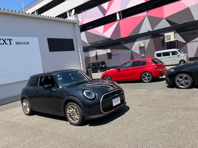 ＭＩＮＩ クーパーＣ　フェイバリット・トリム　正規認定中古車　元デモカー　フェイバリットトリム　Ｍパッケージ　電動フロントシート　ハーマンカードンスピーカー　ナビ　アクティブクルコン　ドライブアシスト　パーキングアシスト　ヘッドアップディスプレイ（35枚目）