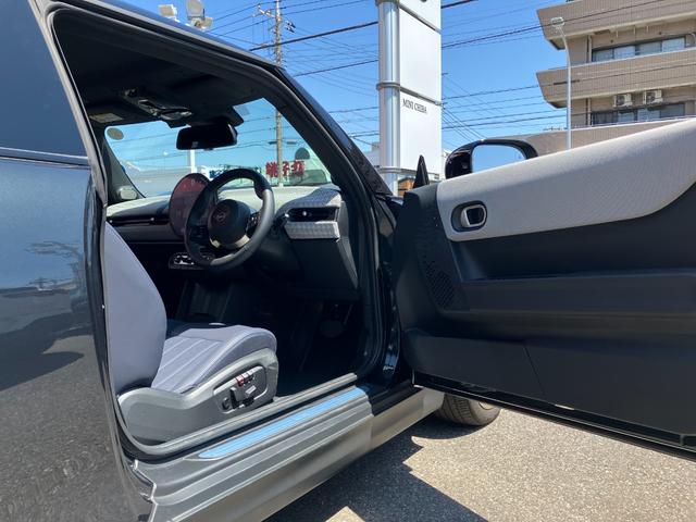 ＭＩＮＩ クーパーＣ　フェイバリット・トリム　正規認定中古車　元デモカー　フェイバリットトリム　Ｍパッケージ　電動フロントシート　ハーマンカードンスピーカー　ナビ　アクティブクルコン　ドライブアシスト　パーキングアシスト　ヘッドアップディスプレイ（39枚目）