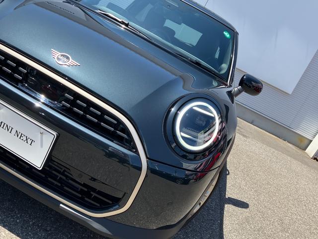 ＭＩＮＩ クーパーＣ　フェイバリット・トリム　正規認定中古車　元デモカー　フェイバリットトリム　Ｍパッケージ　電動フロントシート　ハーマンカードンスピーカー　ナビ　アクティブクルコン　ドライブアシスト　パーキングアシスト　ヘッドアップディスプレイ（58枚目）