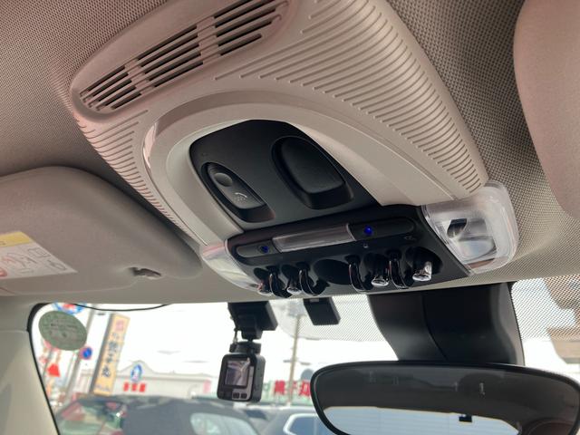 ＭＩＮＩ クーパー　６０イヤーズエディション　正規認定中古車　ワンオーナー　純正ナビ　ヘッドライトＬＥＤ　ドライブレコーダー　クルーズコントロール　Ｂｌｕｅｔｏｏｔｈ　パーキングアシスト　アイドリングストップ　茶革シート　ボンネットストライプ（55枚目）