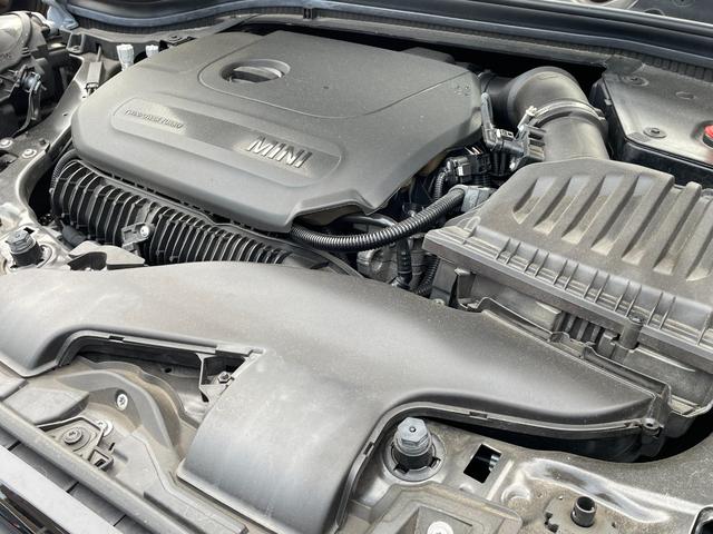 ＭＩＮＩ クーパーＳプレミアムプラスパッケジミニユアーズトリム　正規認定中古車　ワンオーナー　純正ナビ　リアビューカメラ　障害物センサー　ワイヤレス充電　シートヒーター付ブラックレザーシート　ドライブアシスト　１８インチＡＷ　ＥＴＣ２．０　前後ドラレコ（64枚目）