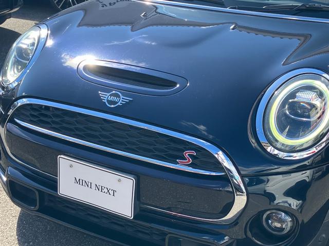 ＭＩＮＩ クーパーＳ　認定中古車　ワンオーナー　ペッパーＰＫＧ　リアビューカメラ　前後障害物センサー　純正１７ＡＷ　フロントシートＨ　純正ナビ　アクティブクルコン　Ｂｌｕｅｔｏｏｔｈ接続　ＬＥＤヘッドライト　ＳＯＳ　ＥＴＣ（3枚目）