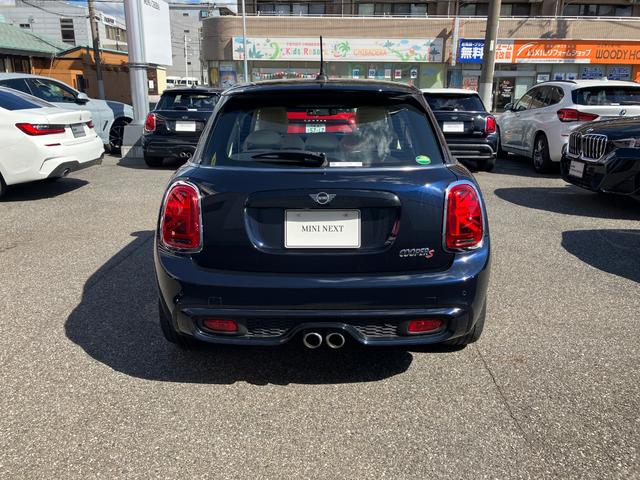 ＭＩＮＩ クーパーＳ　認定中古車　ワンオーナー　ペッパーＰＫＧ　リアビューカメラ　前後障害物センサー　純正１７ＡＷ　フロントシートＨ　純正ナビ　アクティブクルコン　Ｂｌｕｅｔｏｏｔｈ接続　ＬＥＤヘッドライト　ＳＯＳ　ＥＴＣ（9枚目）