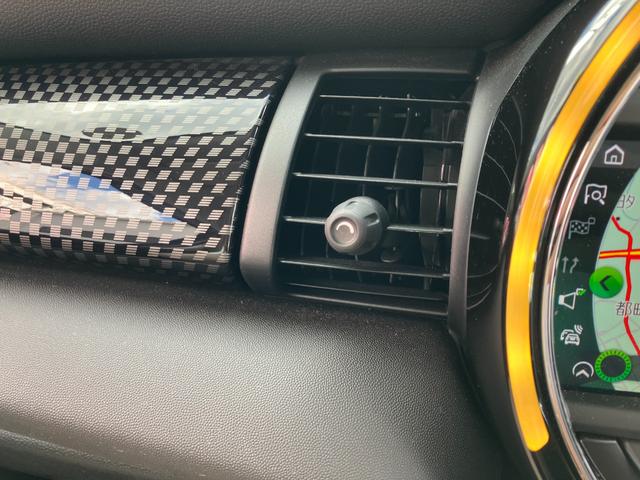 ＭＩＮＩ クーパーＳ　認定中古車　ワンオーナー　ペッパーＰＫＧ　リアビューカメラ　前後障害物センサー　純正１７ＡＷ　フロントシートＨ　純正ナビ　アクティブクルコン　Ｂｌｕｅｔｏｏｔｈ接続　ＬＥＤヘッドライト　ＳＯＳ　ＥＴＣ（14枚目）