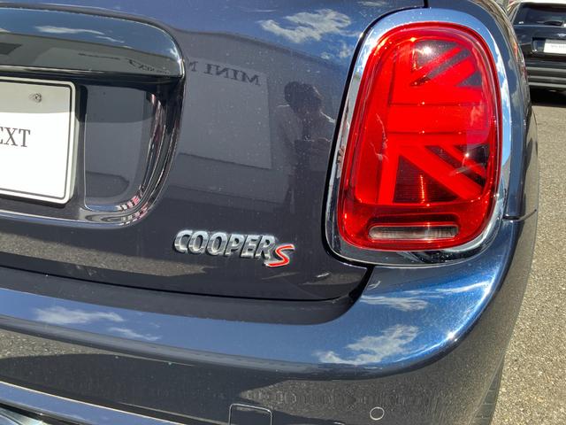 ＭＩＮＩ クーパーＳ　認定中古車　ワンオーナー　ペッパーＰＫＧ　リアビューカメラ　前後障害物センサー　純正１７ＡＷ　フロントシートＨ　純正ナビ　アクティブクルコン　Ｂｌｕｅｔｏｏｔｈ接続　ＬＥＤヘッドライト　ＳＯＳ　ＥＴＣ（26枚目）