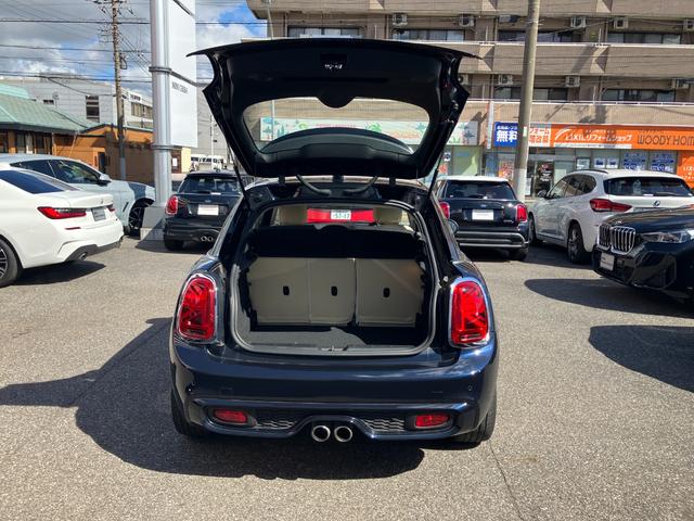 ＭＩＮＩ クーパーＳ　認定中古車　ワンオーナー　ペッパーＰＫＧ　リアビューカメラ　前後障害物センサー　純正１７ＡＷ　フロントシートＨ　純正ナビ　アクティブクルコン　Ｂｌｕｅｔｏｏｔｈ接続　ＬＥＤヘッドライト　ＳＯＳ　ＥＴＣ（27枚目）