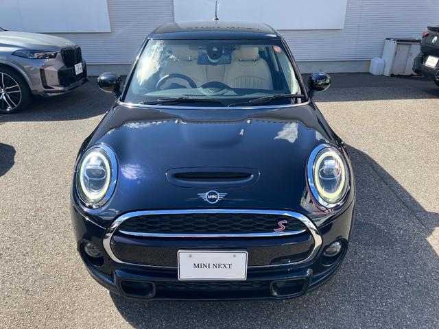 ＭＩＮＩ クーパーＳ　認定中古車　ワンオーナー　ペッパーＰＫＧ　リアビューカメラ　前後障害物センサー　純正１７ＡＷ　フロントシートＨ　純正ナビ　アクティブクルコン　Ｂｌｕｅｔｏｏｔｈ接続　ＬＥＤヘッドライト　ＳＯＳ　ＥＴＣ（29枚目）