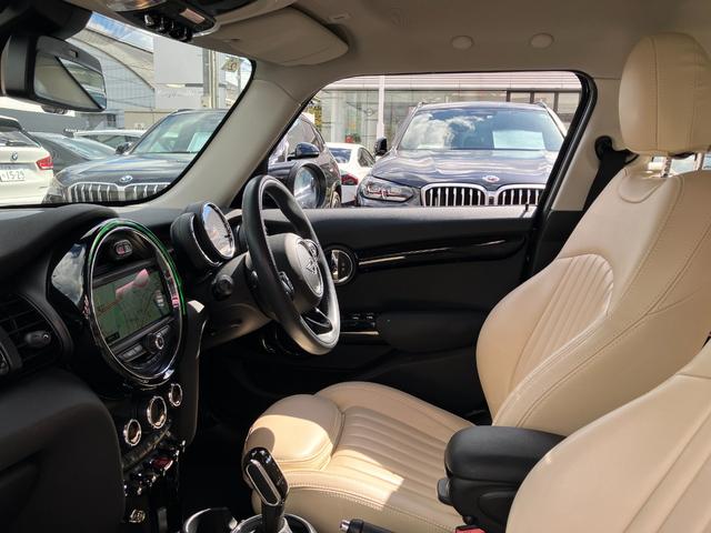 ＭＩＮＩ クーパーＳ　認定中古車　ワンオーナー　ペッパーＰＫＧ　リアビューカメラ　前後障害物センサー　純正１７ＡＷ　フロントシートＨ　純正ナビ　アクティブクルコン　Ｂｌｕｅｔｏｏｔｈ接続　ＬＥＤヘッドライト　ＳＯＳ　ＥＴＣ（46枚目）