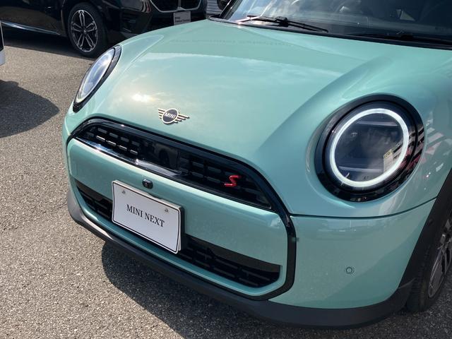 MINI クーパーS クラシック・トリム 認定中古車 元試乗車 クラシックトリム スポーツステアリングホイール ステアリングホイールヒーター 17インチパラレルスポーク2トーン 純ナビ シートヒーター ヘッドアップD LEDへッドライト(3枚目)