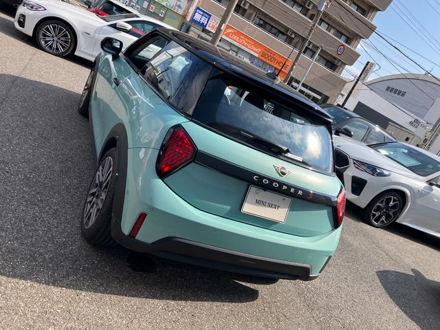 MINI クーパーS クラシック・トリム 認定中古車 元試乗車 クラシックトリム スポーツステアリングホイール ステアリングホイールヒーター 17インチパラレルスポーク2トーン 純ナビ シートヒーター ヘッドアップD LEDへッドライト(7枚目)