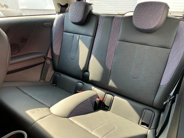 MINI クーパーS クラシック・トリム 認定中古車 元試乗車 クラシックトリム スポーツステアリングホイール ステアリングホイールヒーター 17インチパラレルスポーク2トーン 純ナビ シートヒーター ヘッドアップD LEDへッドライト(16枚目)