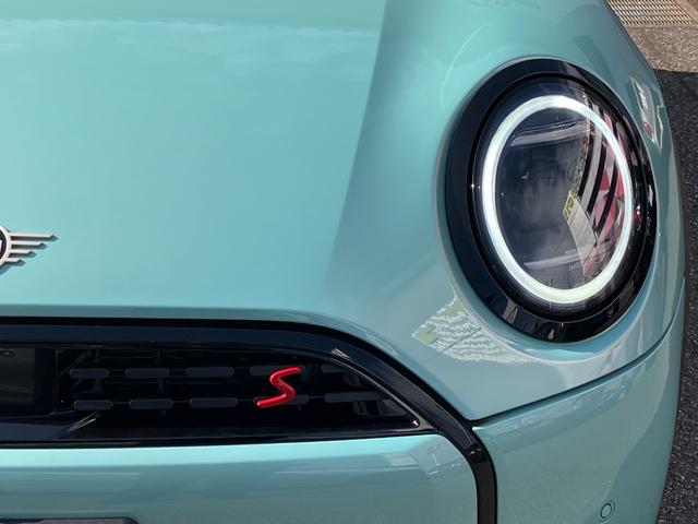 MINI クーパーS クラシック・トリム 認定中古車 元試乗車 クラシックトリム スポーツステアリングホイール ステアリングホイールヒーター 17インチパラレルスポーク2トーン 純ナビ シートヒーター ヘッドアップD LEDへッドライト(19枚目)
