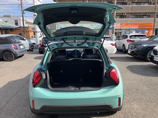 MINI クーパーS クラシック・トリム 認定中古車 元試乗車 クラシックトリム スポーツステアリングホイール ステアリングホイールヒーター 17インチパラレルスポーク2トーン 純ナビ シートヒーター ヘッドアップD LEDへッドライト(26枚目)