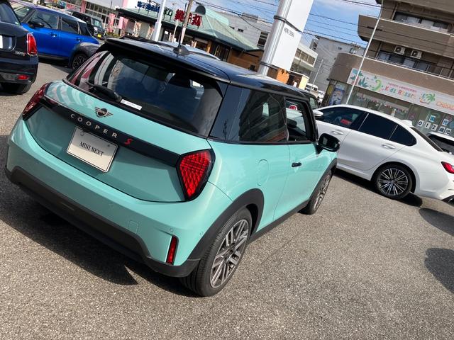 MINI クーパーS クラシック・トリム 認定中古車 元試乗車 クラシックトリム スポーツステアリングホイール ステアリングホイールヒーター 17インチパラレルスポーク2トーン 純ナビ シートヒーター ヘッドアップD LEDへッドライト(28枚目)