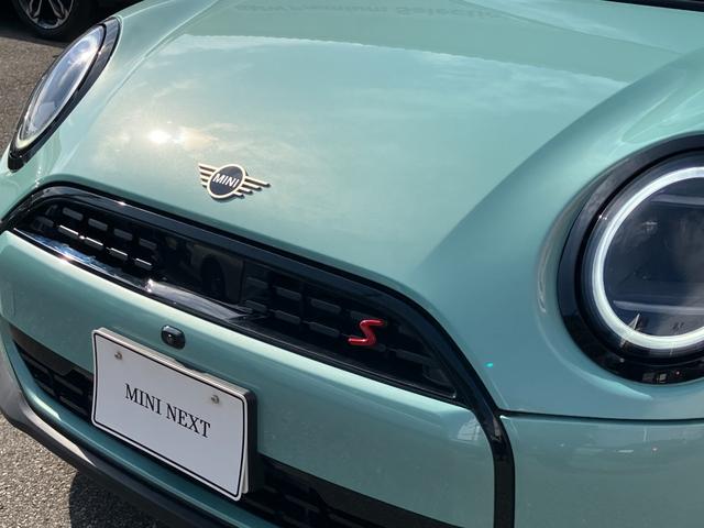 MINI クーパーS クラシック・トリム 認定中古車 元試乗車 クラシックトリム スポーツステアリングホイール ステアリングホイールヒーター 17インチパラレルスポーク2トーン 純ナビ シートヒーター ヘッドアップD LEDへッドライト(31枚目)