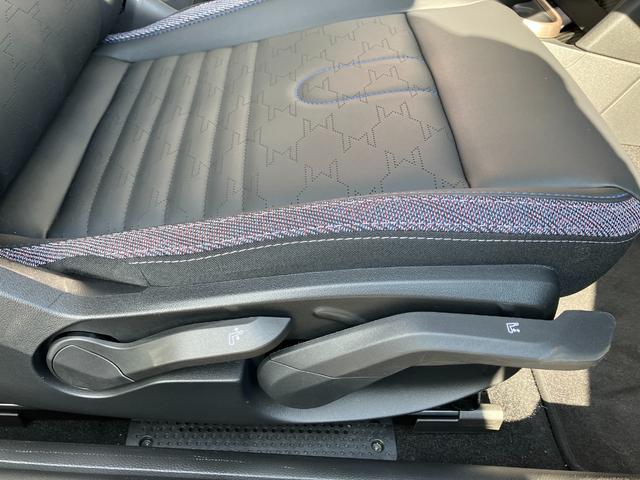 MINI クーパーS クラシック・トリム 認定中古車 元試乗車 クラシックトリム スポーツステアリングホイール ステアリングホイールヒーター 17インチパラレルスポーク2トーン 純ナビ シートヒーター ヘッドアップD LEDへッドライト(37枚目)