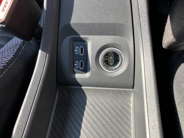 MINI クーパーS クラシック・トリム 認定中古車 元試乗車 クラシックトリム スポーツステアリングホイール ステアリングホイールヒーター 17インチパラレルスポーク2トーン 純ナビ シートヒーター ヘッドアップD LEDへッドライト(51枚目)