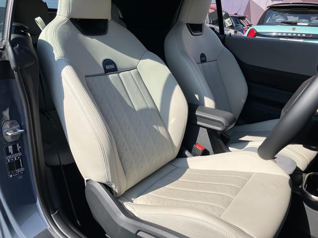 MINI クーパーS コンバーチブル クラシック・トリム 認定中古車 元試乗車 Mパッケージ Favouredトリム スポーツステアリングホイール ステアリングホイールヒーター 電動シート 18インチ純正AW 純ナビ ヘッドアップディスプレイ シートヒーター(9枚目)