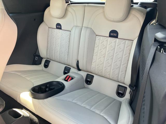 MINI クーパーS コンバーチブル クラシック・トリム 認定中古車 元試乗車 Mパッケージ Favouredトリム スポーツステアリングホイール ステアリングホイールヒーター 電動シート 18インチ純正AW 純ナビ ヘッドアップディスプレイ シートヒーター(15枚目)