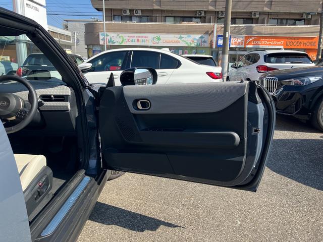 MINI クーパーS コンバーチブル クラシック・トリム 認定中古車 元試乗車 Mパッケージ Favouredトリム スポーツステアリングホイール ステアリングホイールヒーター 電動シート 18インチ純正AW 純ナビ ヘッドアップディスプレイ シートヒーター(34枚目)