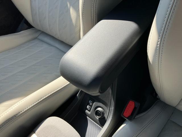 MINI クーパーS コンバーチブル クラシック・トリム 認定中古車 元試乗車 Mパッケージ Favouredトリム スポーツステアリングホイール ステアリングホイールヒーター 電動シート 18インチ純正AW 純ナビ ヘッドアップディスプレイ シートヒーター(49枚目)